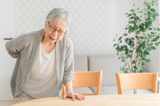 介護までは必要ないけど身の回りのことをするのが大変になってきたイメージ写真